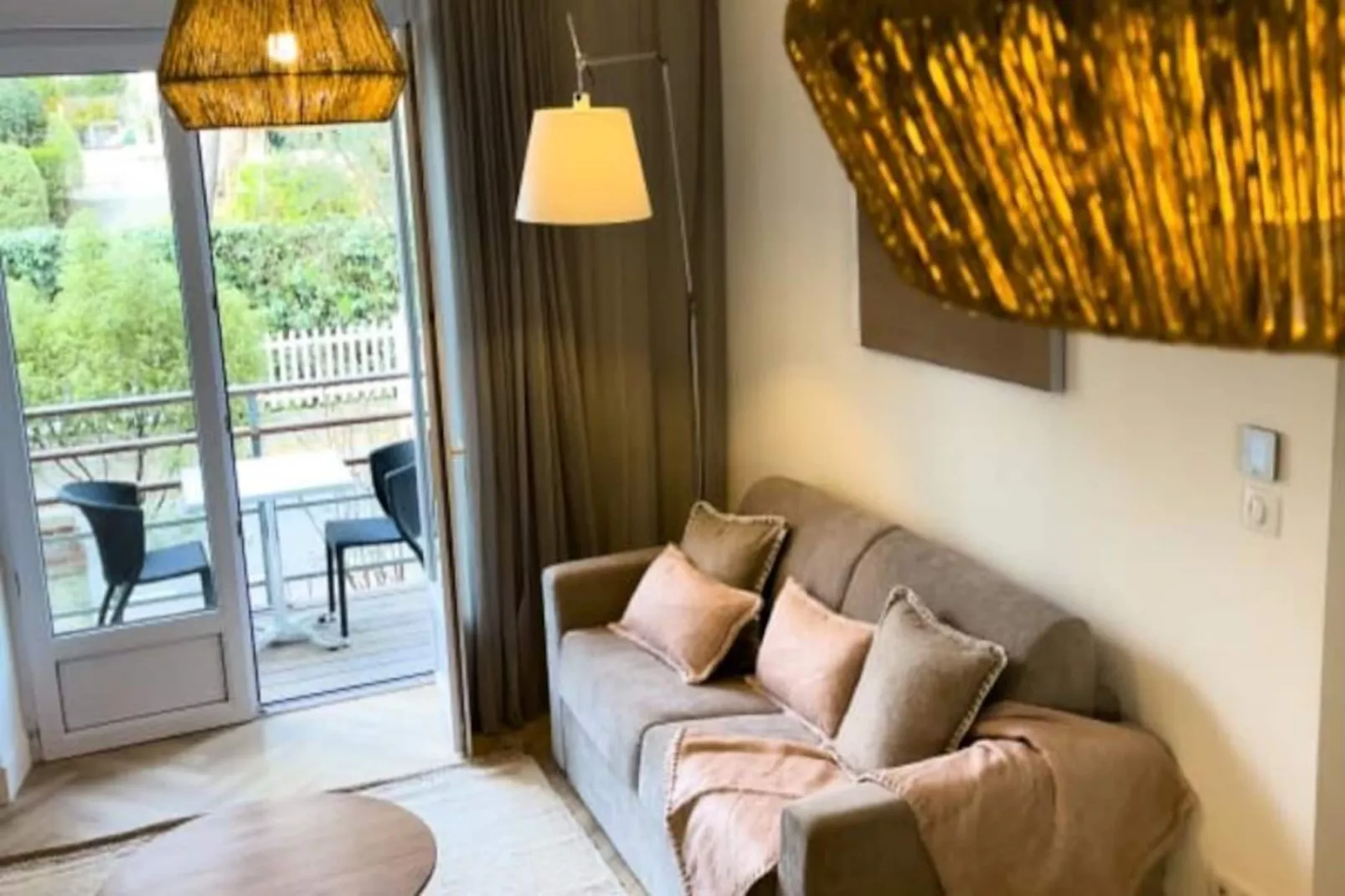 Maison R&eacute;gent & Spa - A L'ombre Des Pins