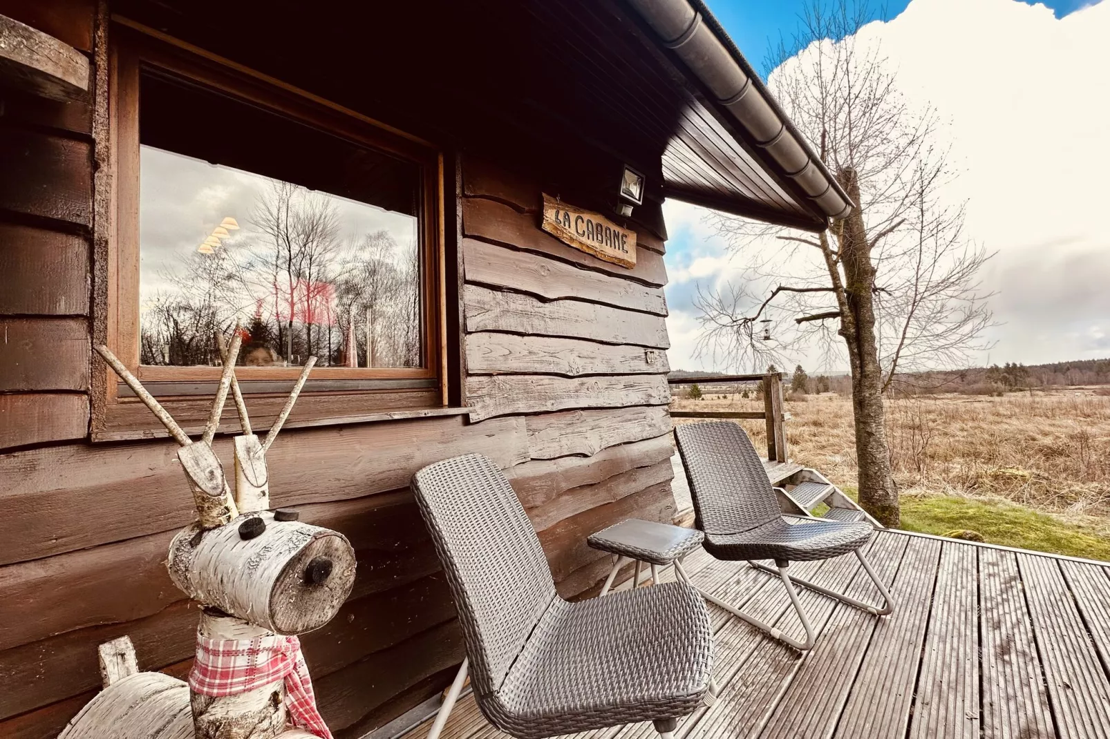 La Cabane-Exterior summer