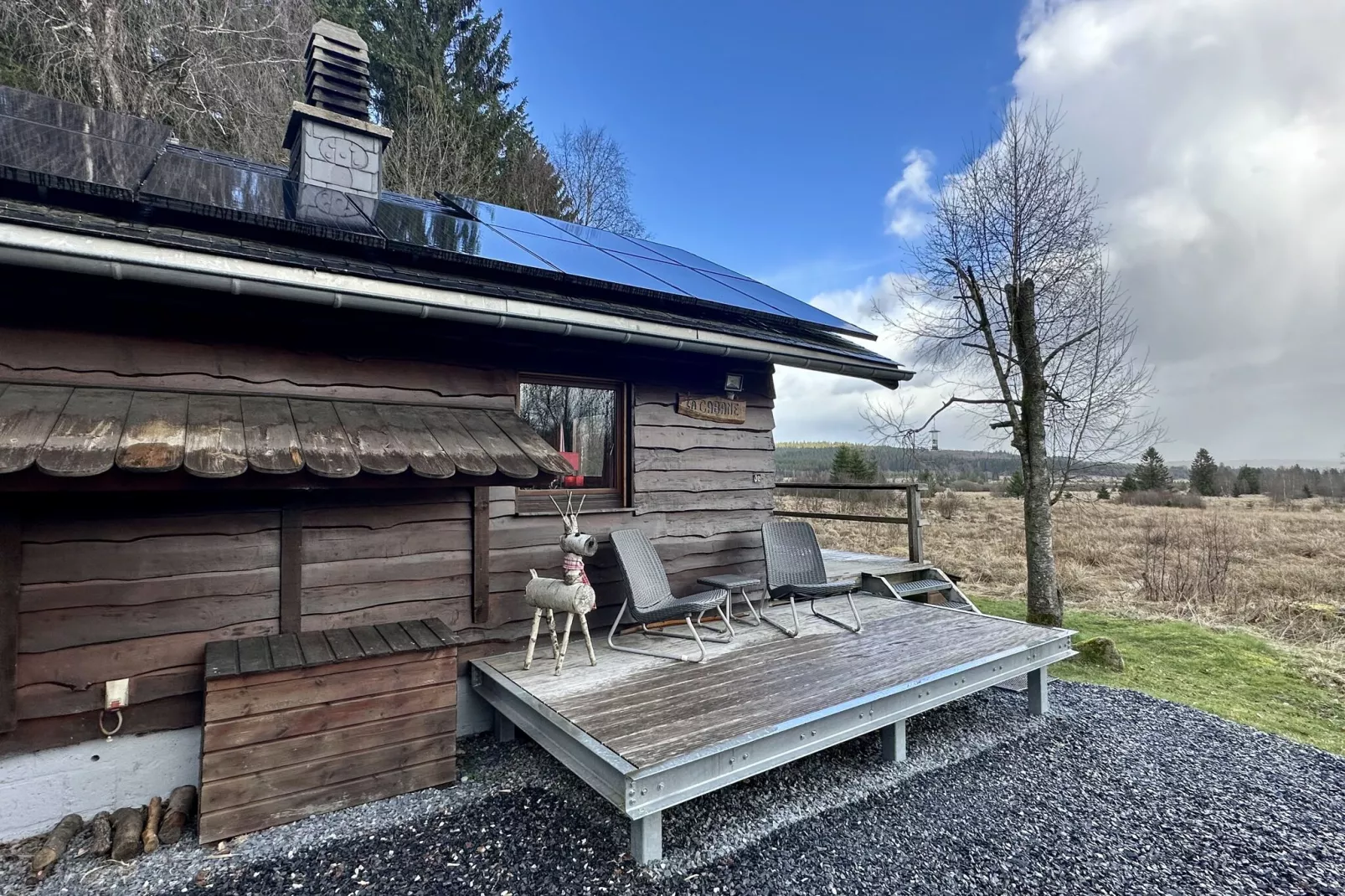 La Cabane-Exterior summer