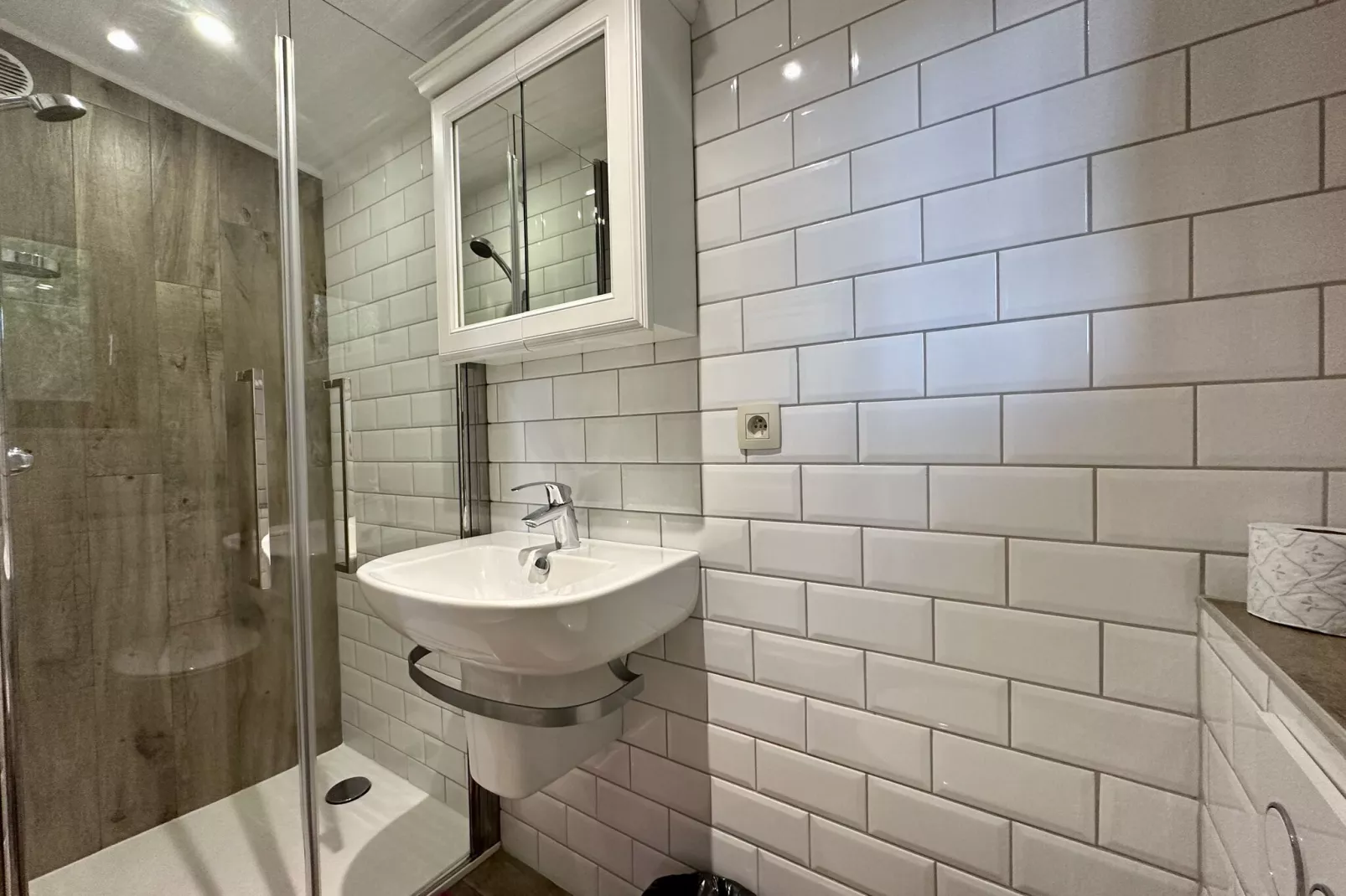 La Cabane-Bathroom