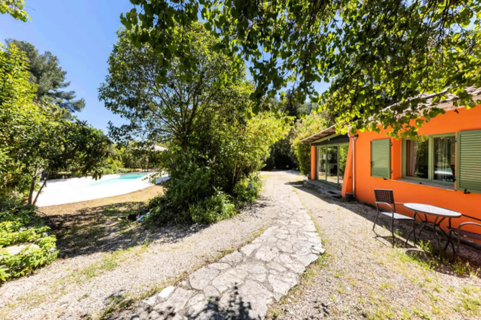 06bv : Cottage Au Calme Avec Piscine