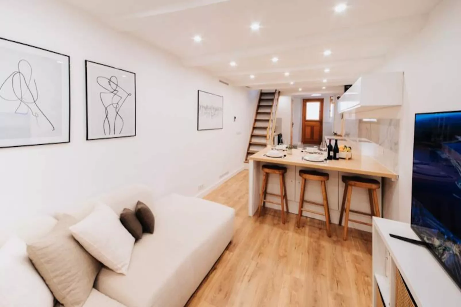 Résidence Charmante Maisonnette Entièrement Rénovée Dans La Vieille Ville D'antibes