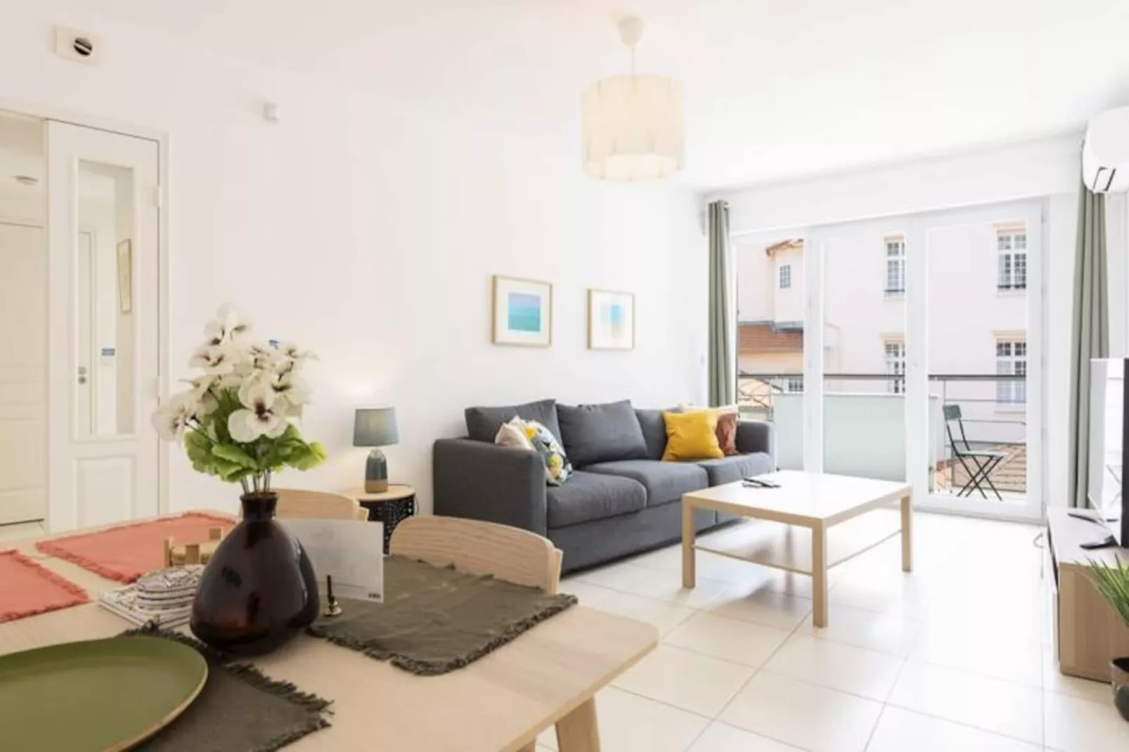 Résidence Plaza Antibes : Appartement T2 Avec Climatisation