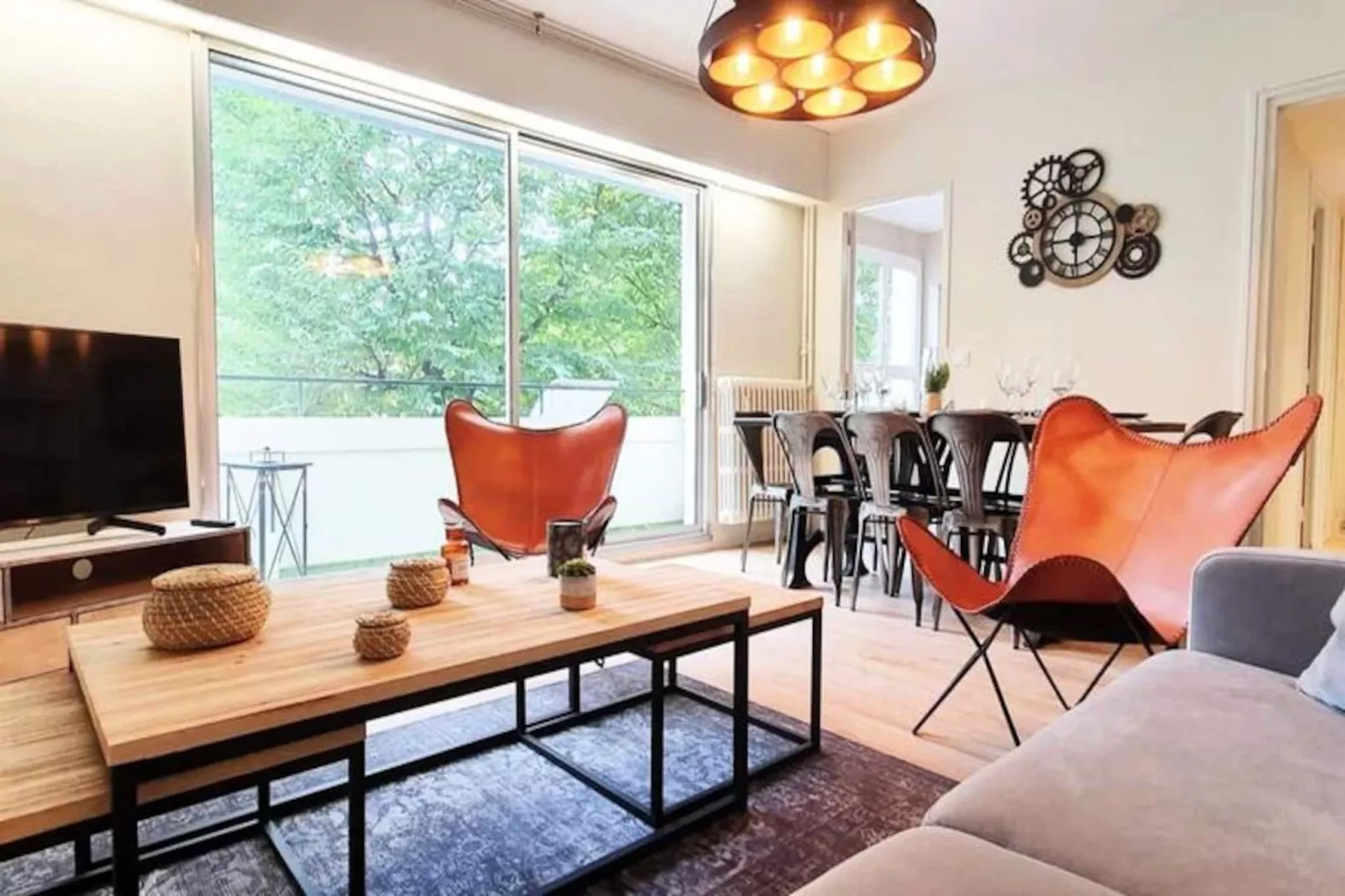 🦋 The Butterfly - Standing ****