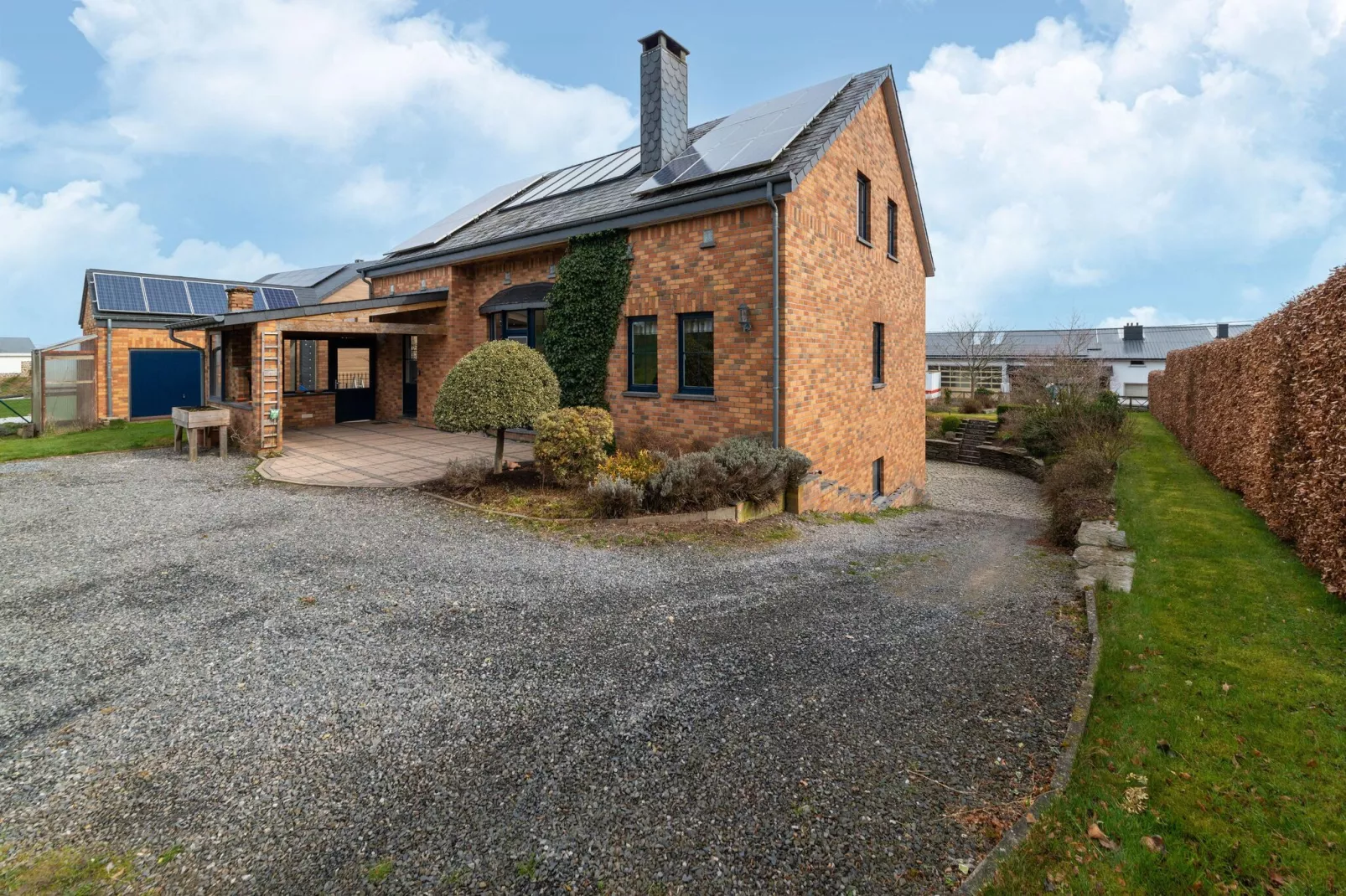 Charmante habitation à Lierneux pour 10 adultes avec Bains à remous-Exterior summer
