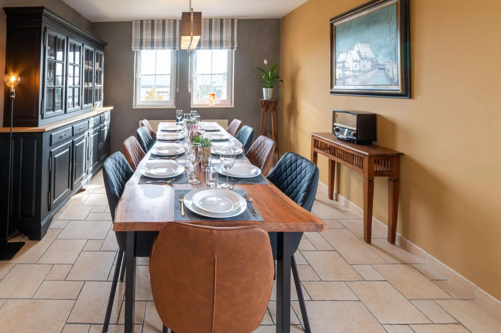 Charmante habitation à Lierneux pour 10 adultes avec Bains à remous-Dining room
