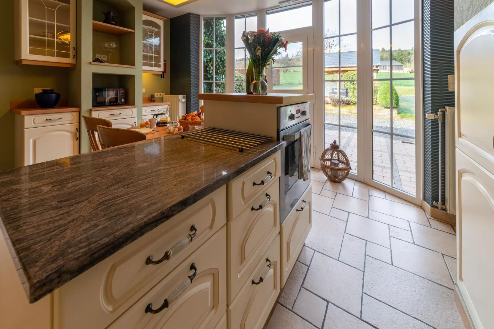 Charmante habitation à Lierneux pour 10 adultes avec Bains à remous-Kitchen
