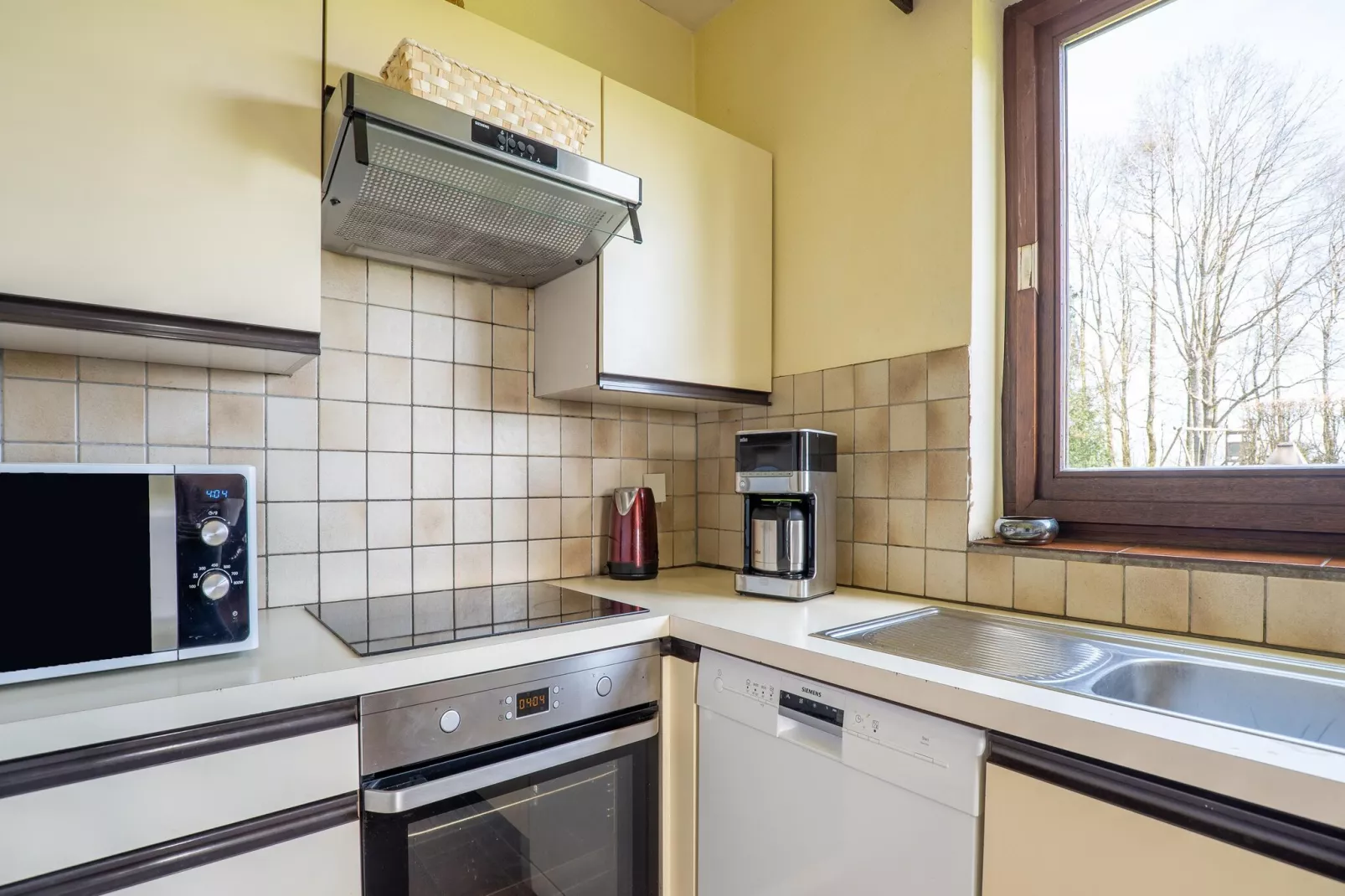 Les Hirondelle-Kitchen