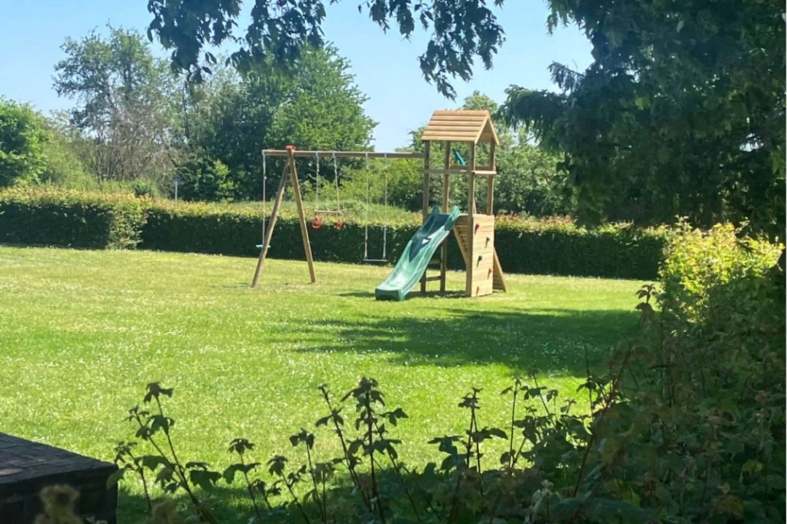 REFUGE DU TRAPPEUR-Gardens summer
