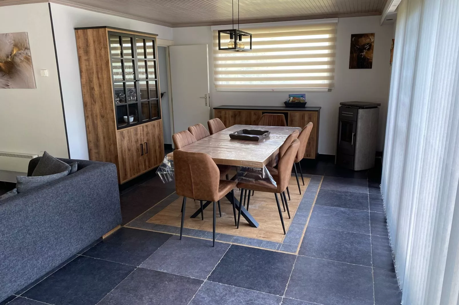Filly-Dining room