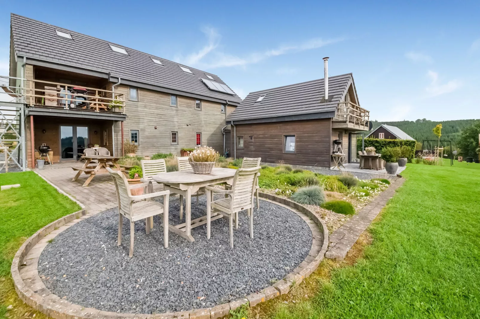 Petit Wilogne-Exterior summer