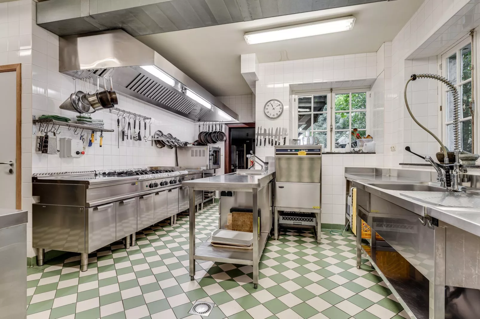 Mess des Officiers-Kitchen
