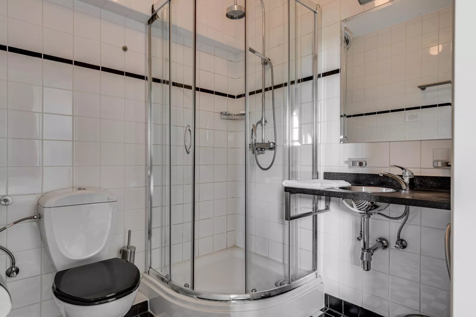 Mess des Officiers-Bathroom