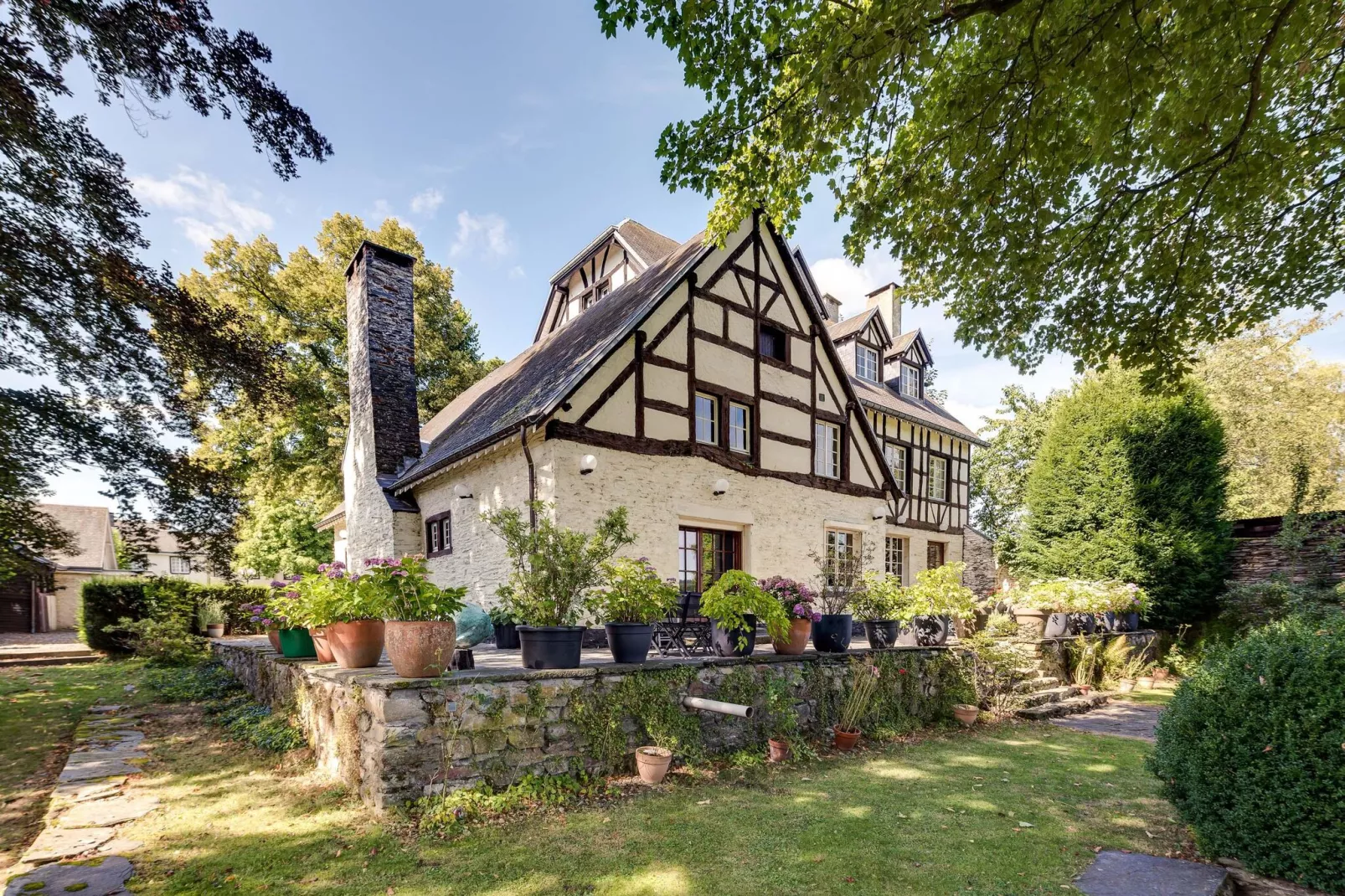 Domaine des Officiers-Außenbereich Sommer