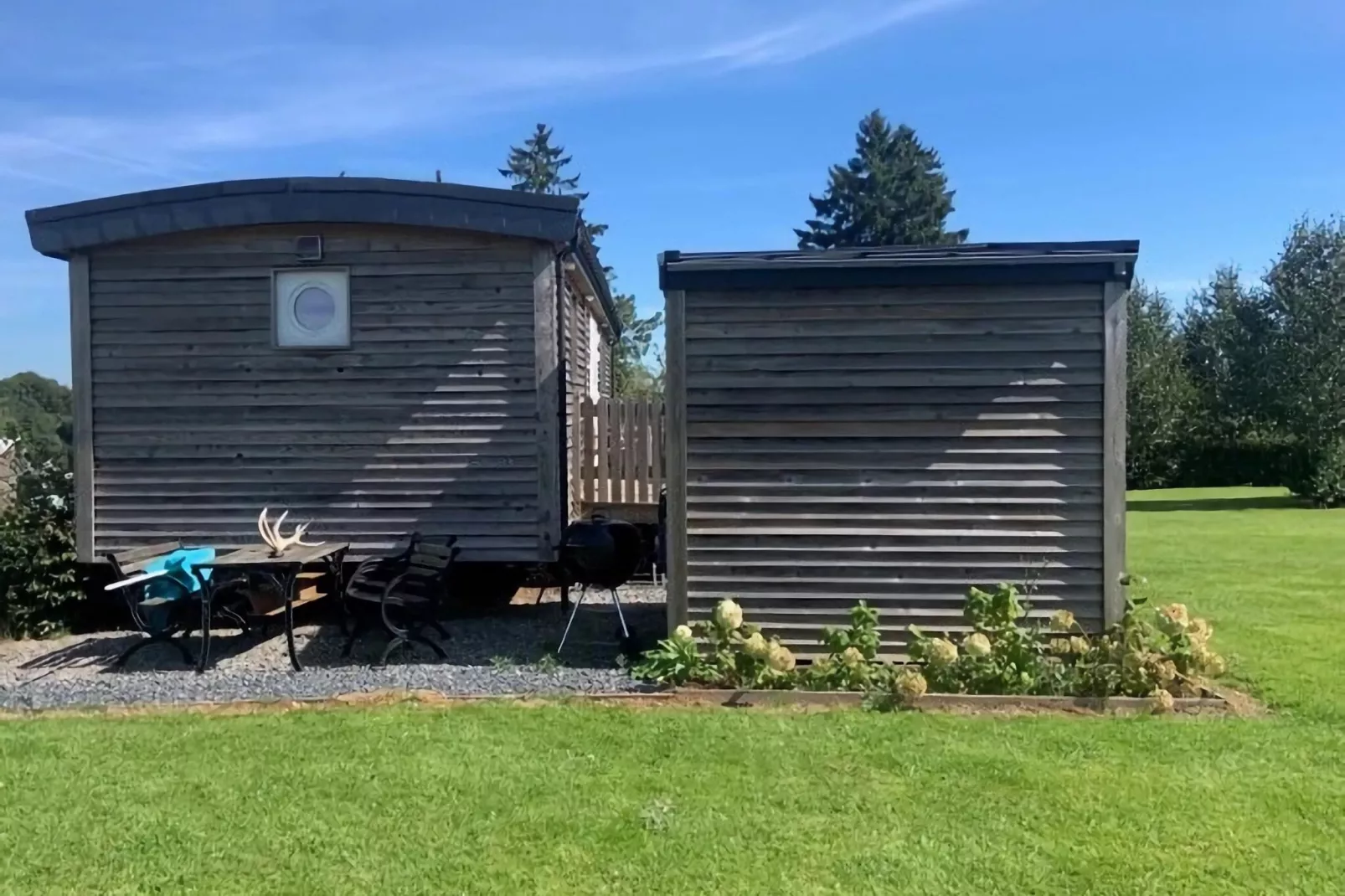 La roulotte des Ardennes-Exterior summer