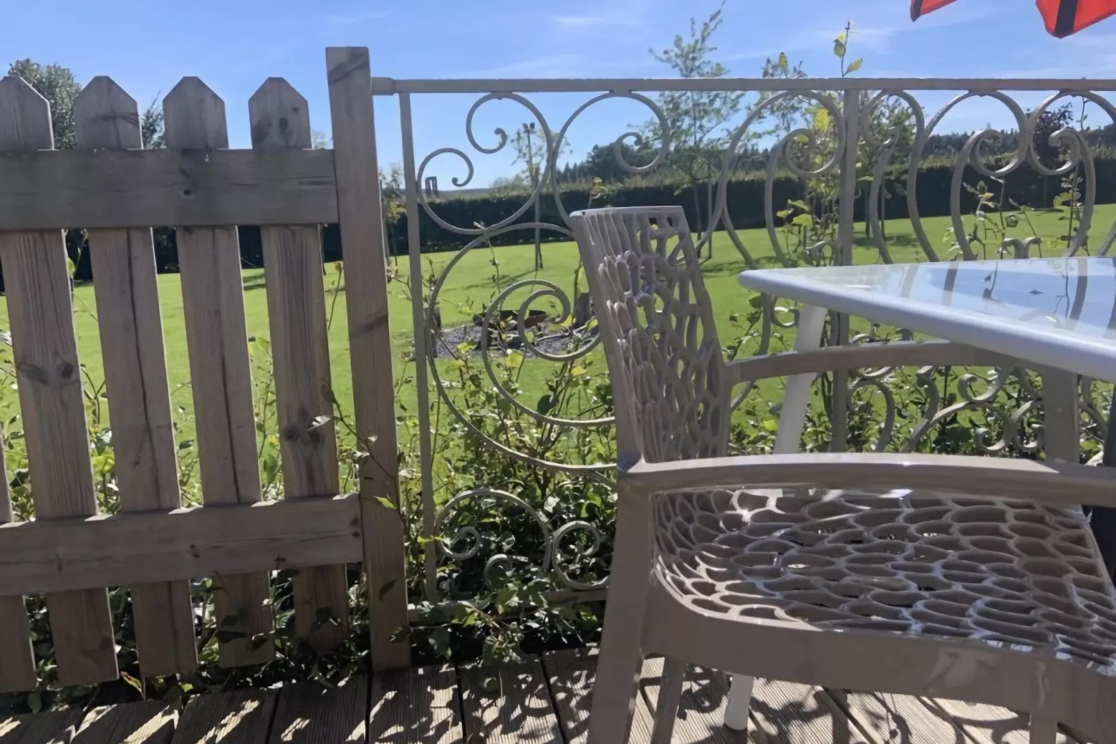 La roulotte des Ardennes-Terrace balcony