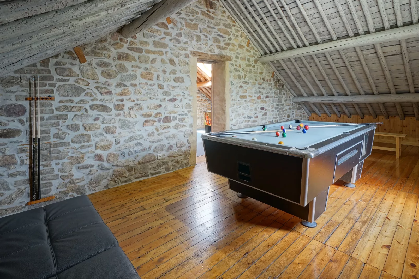 A la lisière de la forêt-Recreation room