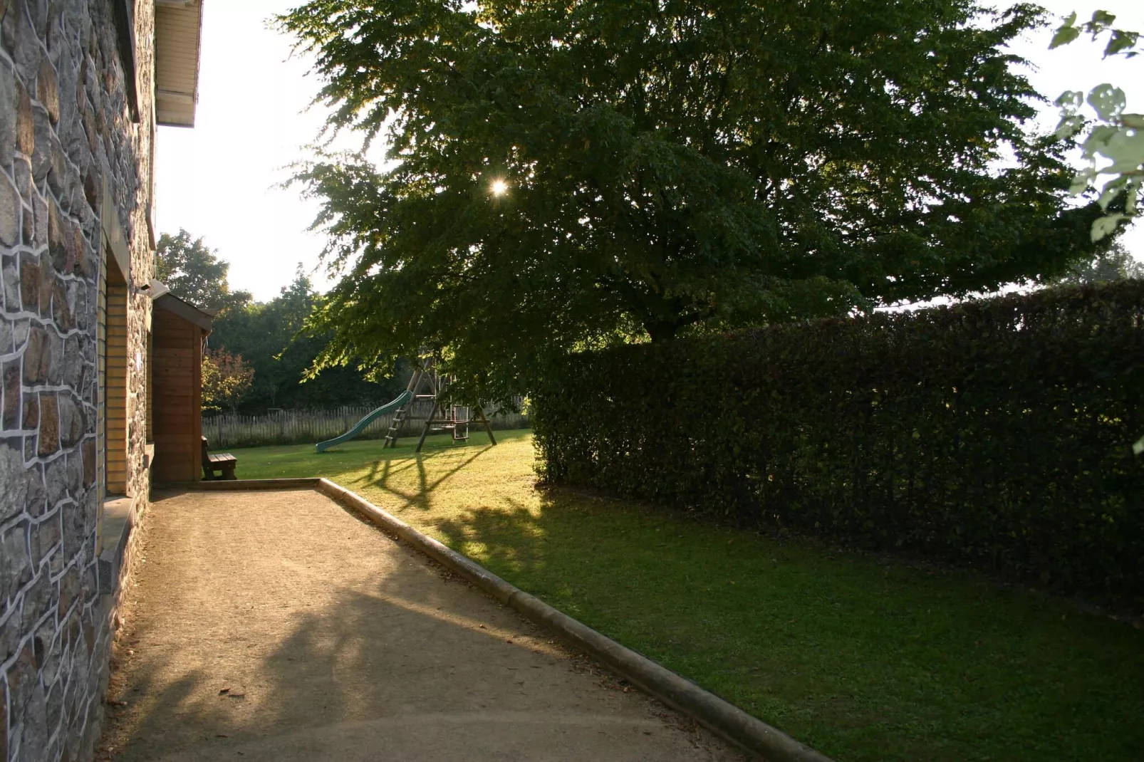 A la lisière de la forêt-Gardens summer