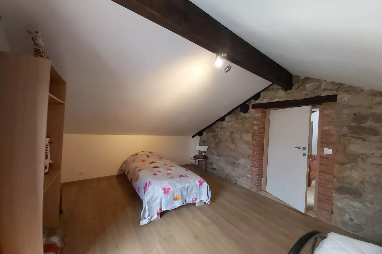 Les Hirondelles-Bedroom