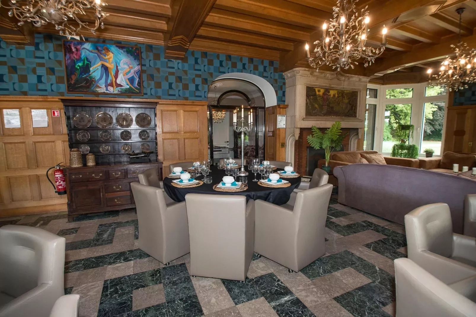 La Maison des Fleurs-Dining room