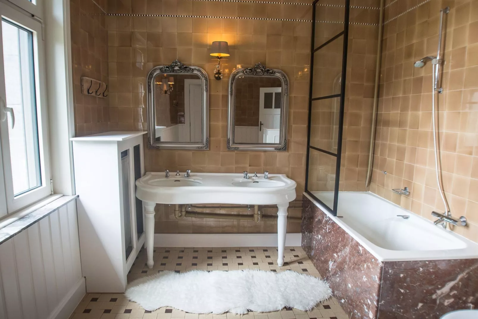 La Maison des Fleurs-Bathroom
