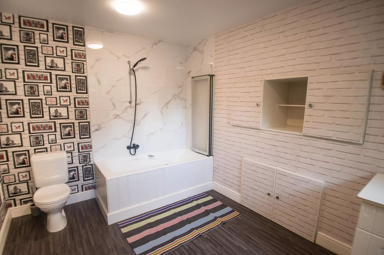 La Maison des Fleurs-Bathroom