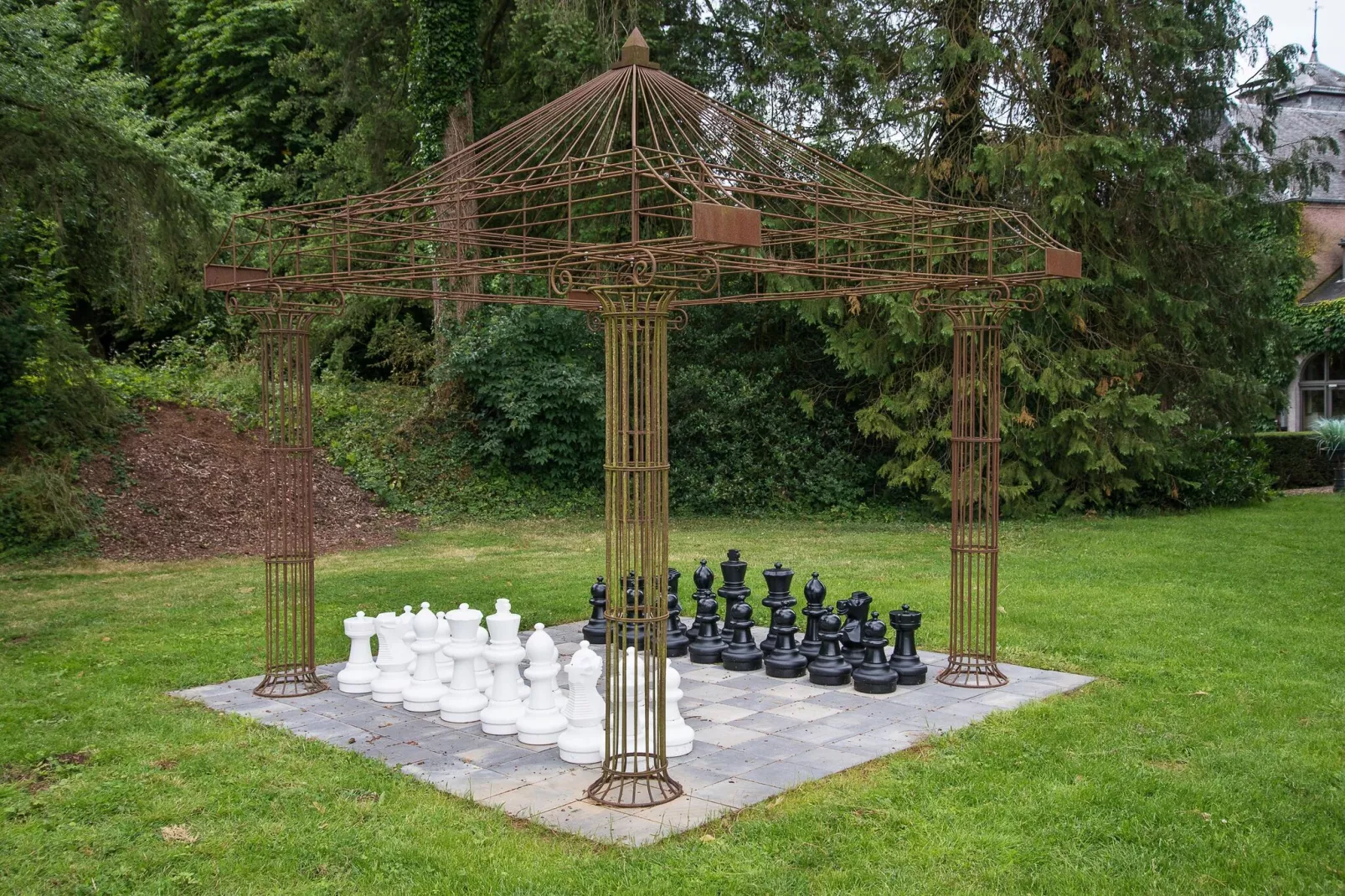 La Maison des Fleurs-Gardens summer
