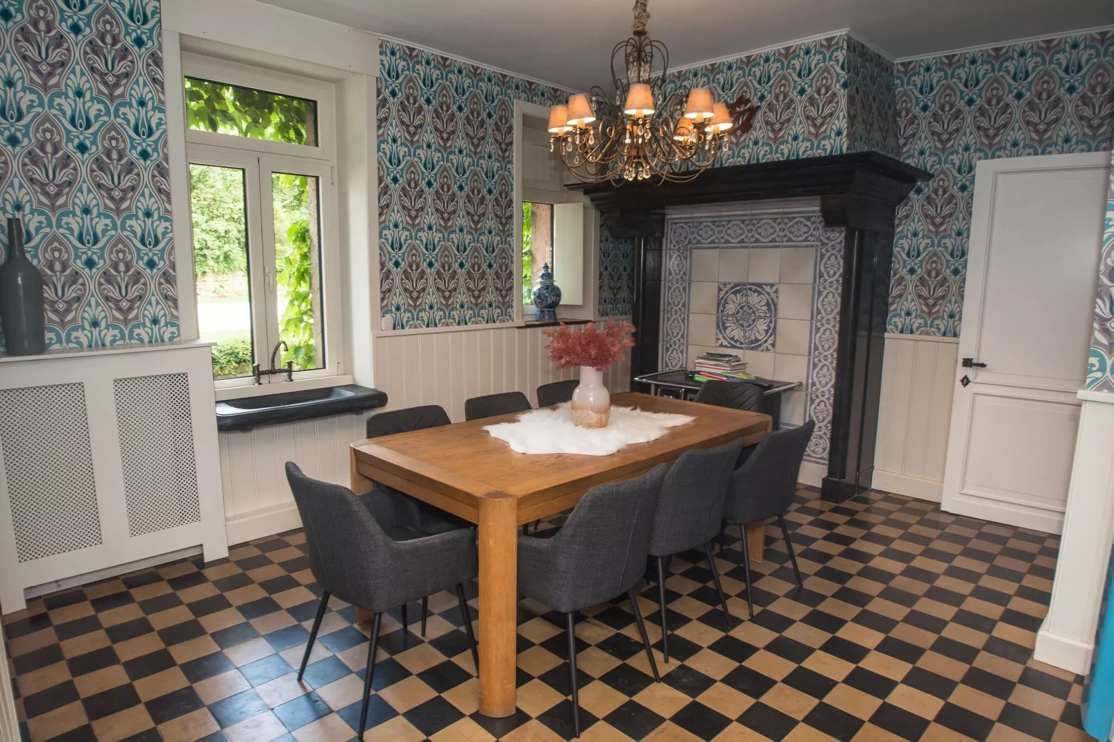 La Maison des Fleurs-Dining room