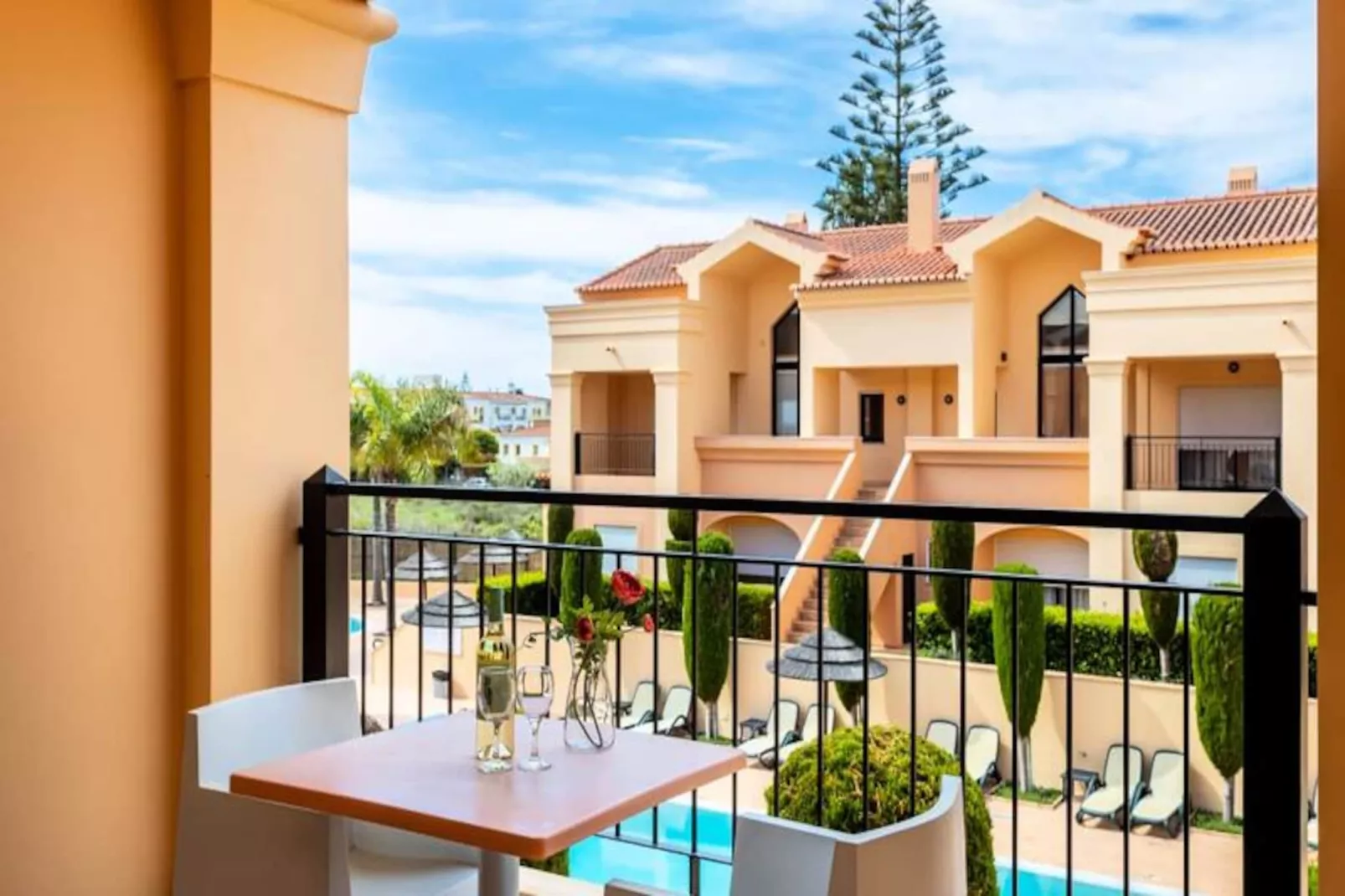 Baia Da Luz - Poolview Loft Aparment