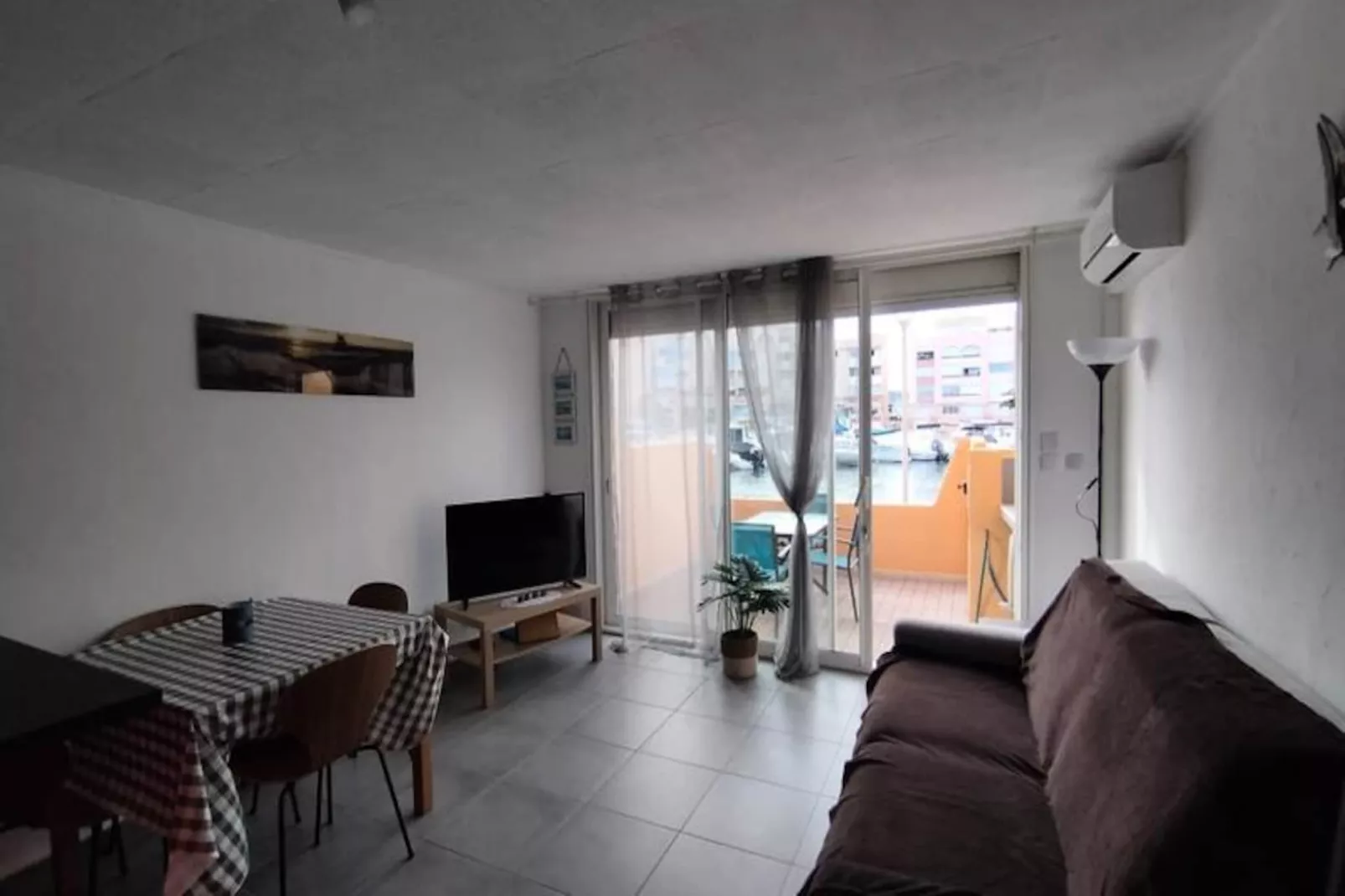 Un Balcon Sur La Marina T2 Climatis&eacute;