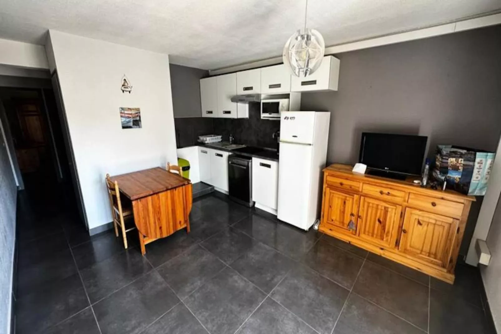 Beau T2 Bis Traversant Idéalement Situé