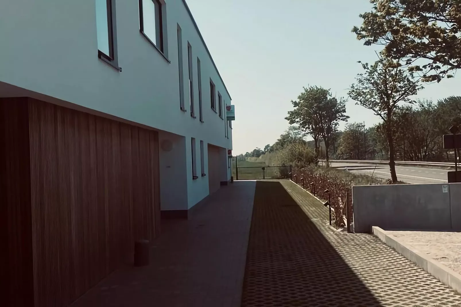 Qualis Tempus-Exterior summer