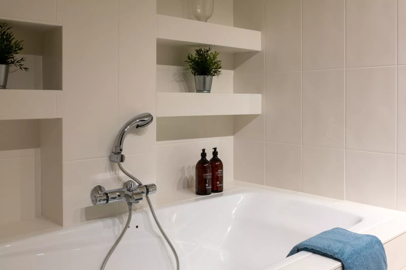 Villa Anemoon-Bathroom