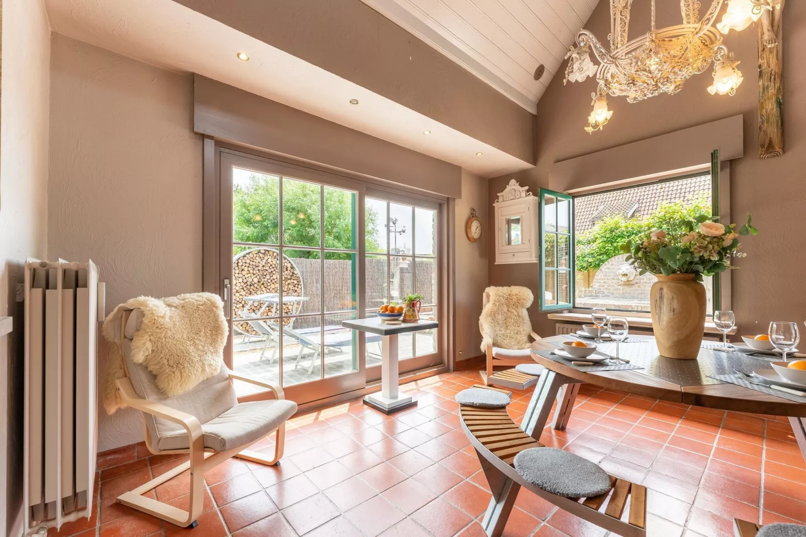 Stil Genot-Dining room