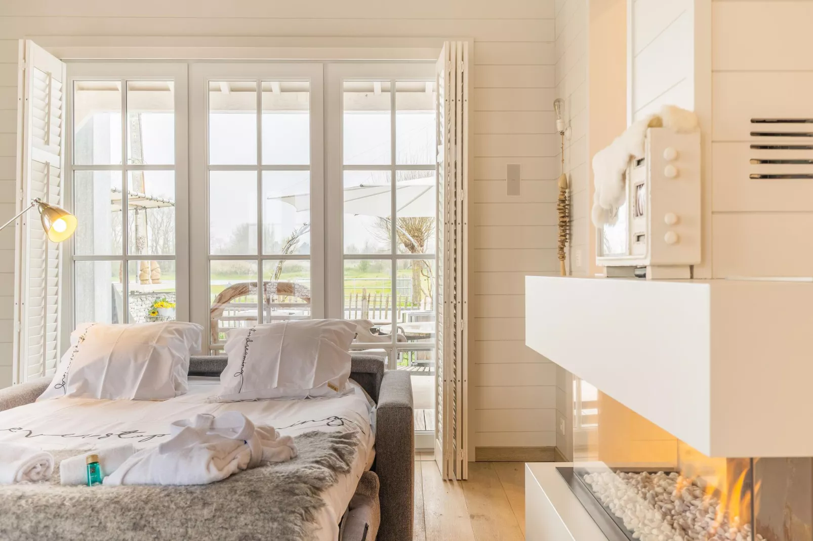 Het Witte Strandhuis-Bedroom