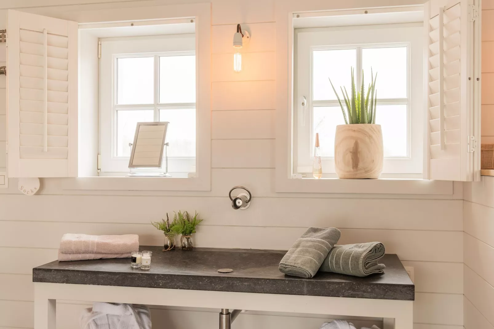 Het Witte Strandhuis-Bathroom