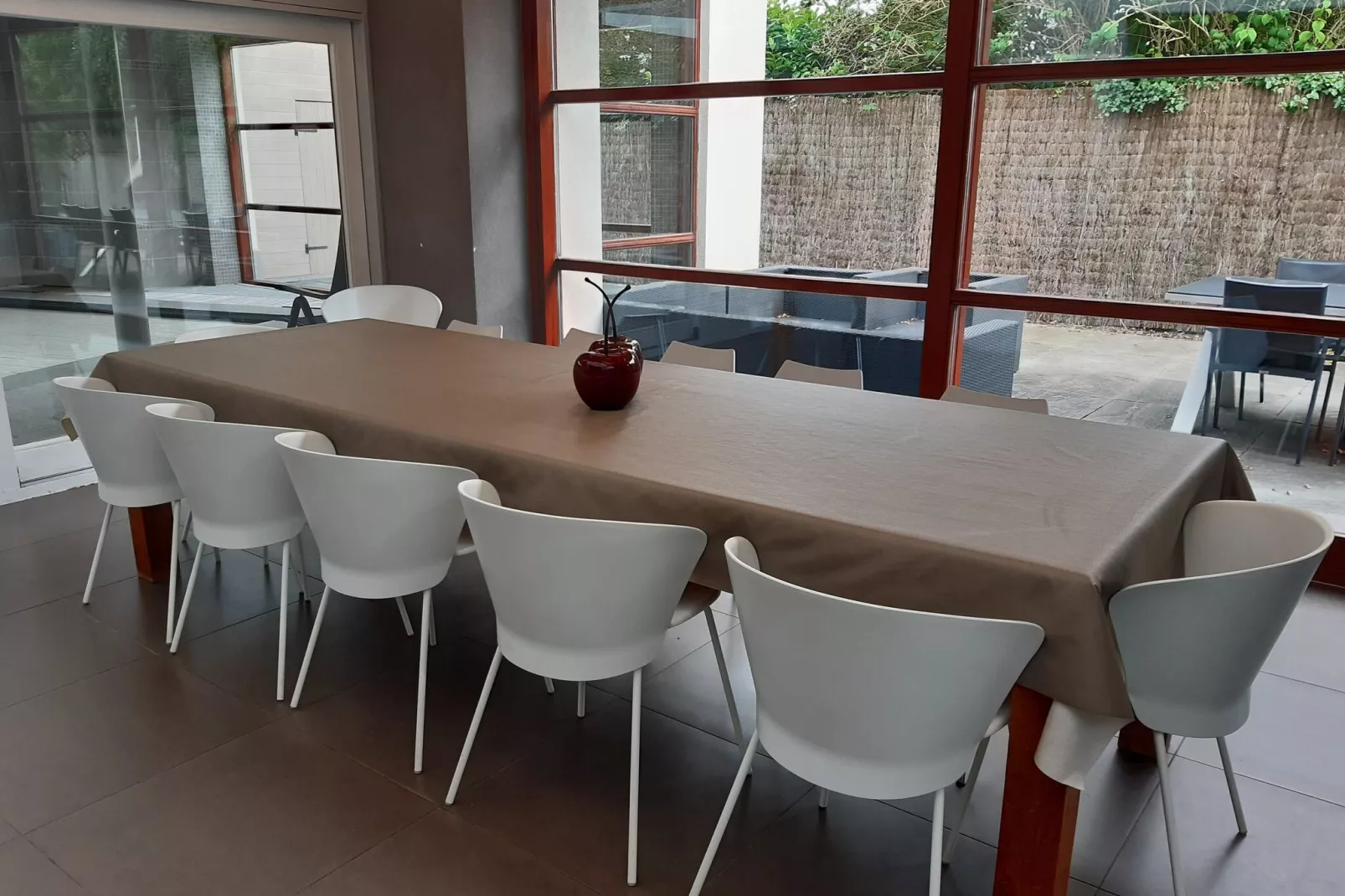 L'oree-Dining room