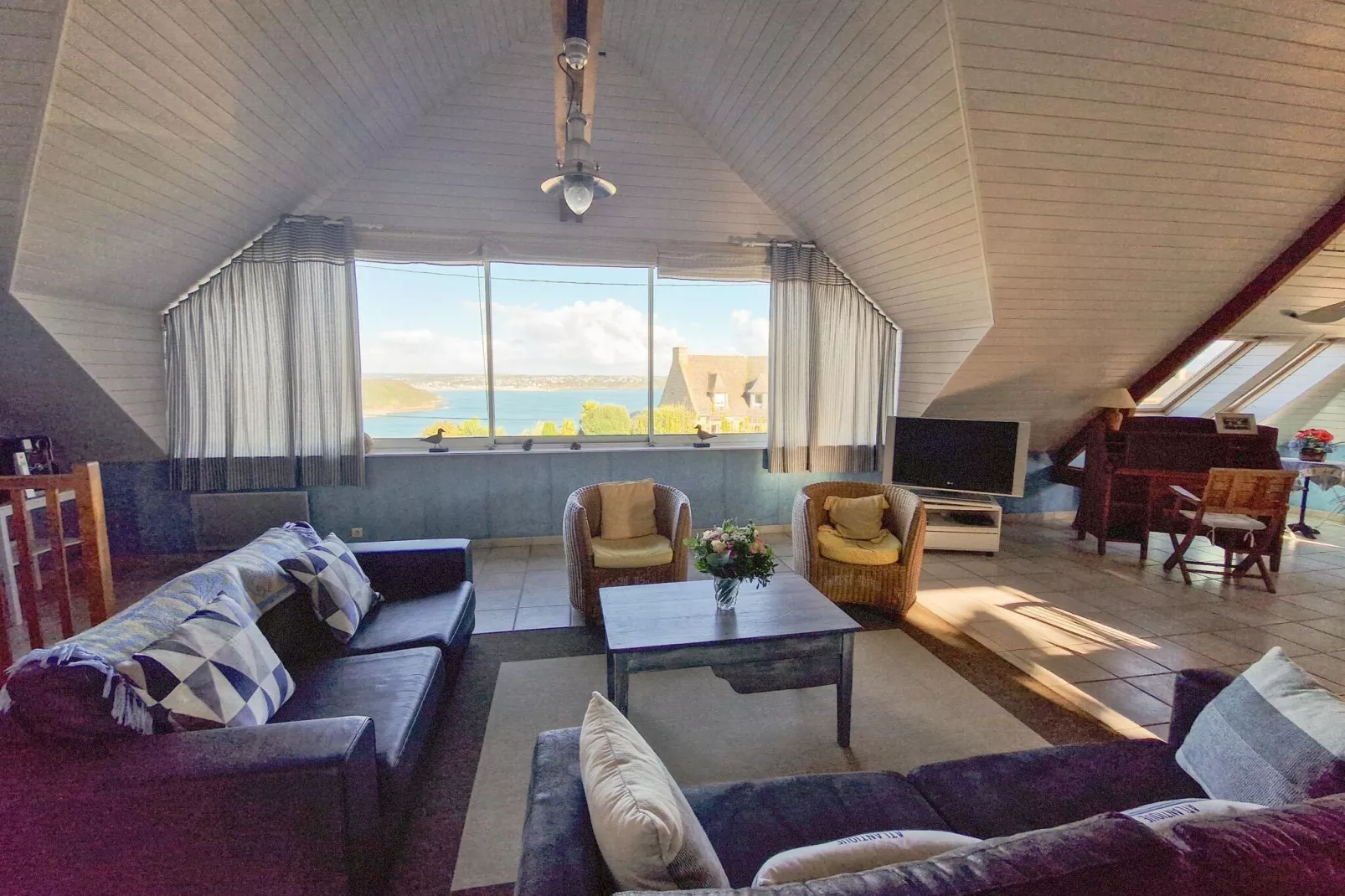 Holiday home Pordic-Living room