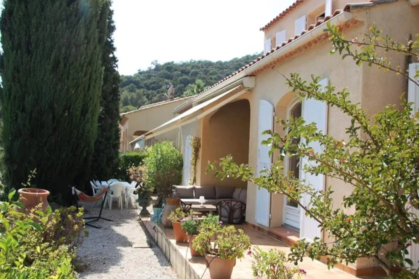 Résidence Villa Vue Mer Et Piscine &agrave; Cavali&egrave;re - 1 Km Plage