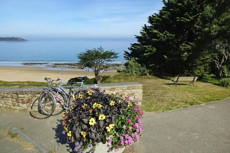 Holiday home Locquirec-Areas within 5km in summer