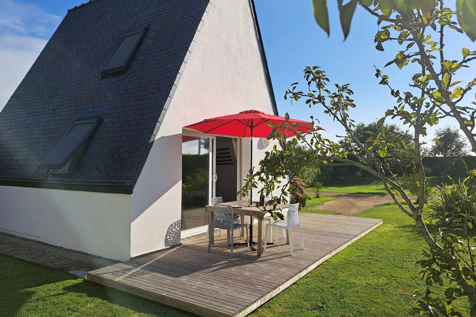 Ferienhaus Beuzec-Cap-Sizun-Exterior summer