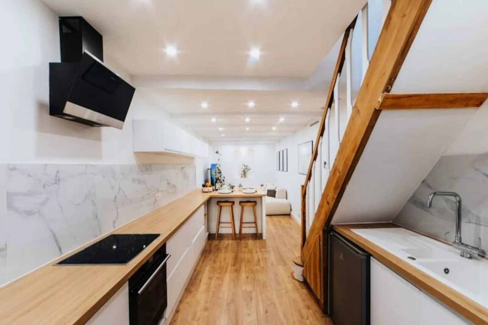 Résidence Charmante Maisonnette Entièrement Rénovée Dans La Vieille Ville D'antibes