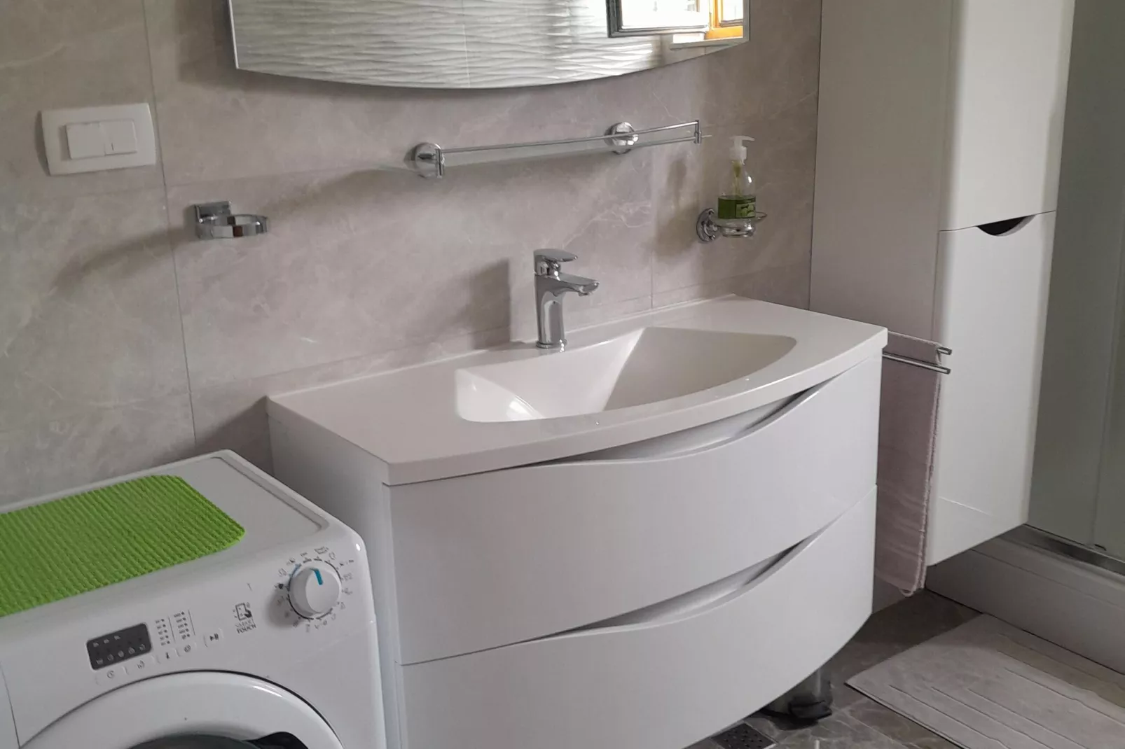 Apartments Adelheid, Biograd-Typ A5B, im OG, ca. 60 qm, für 1-4 Pers.-Bathroom