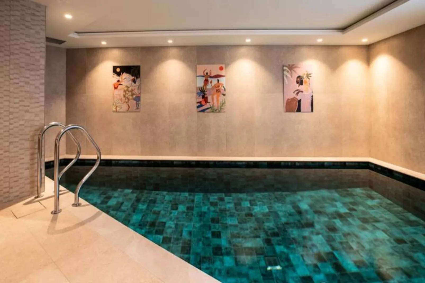 Chalet Yolo-piscine Intérieure Spa Et Services