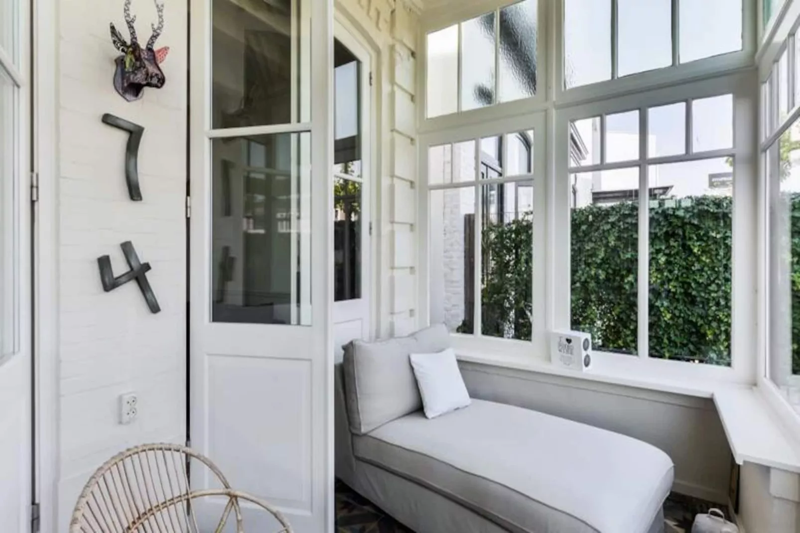 Villa Loft Apartment With Light Garden Room