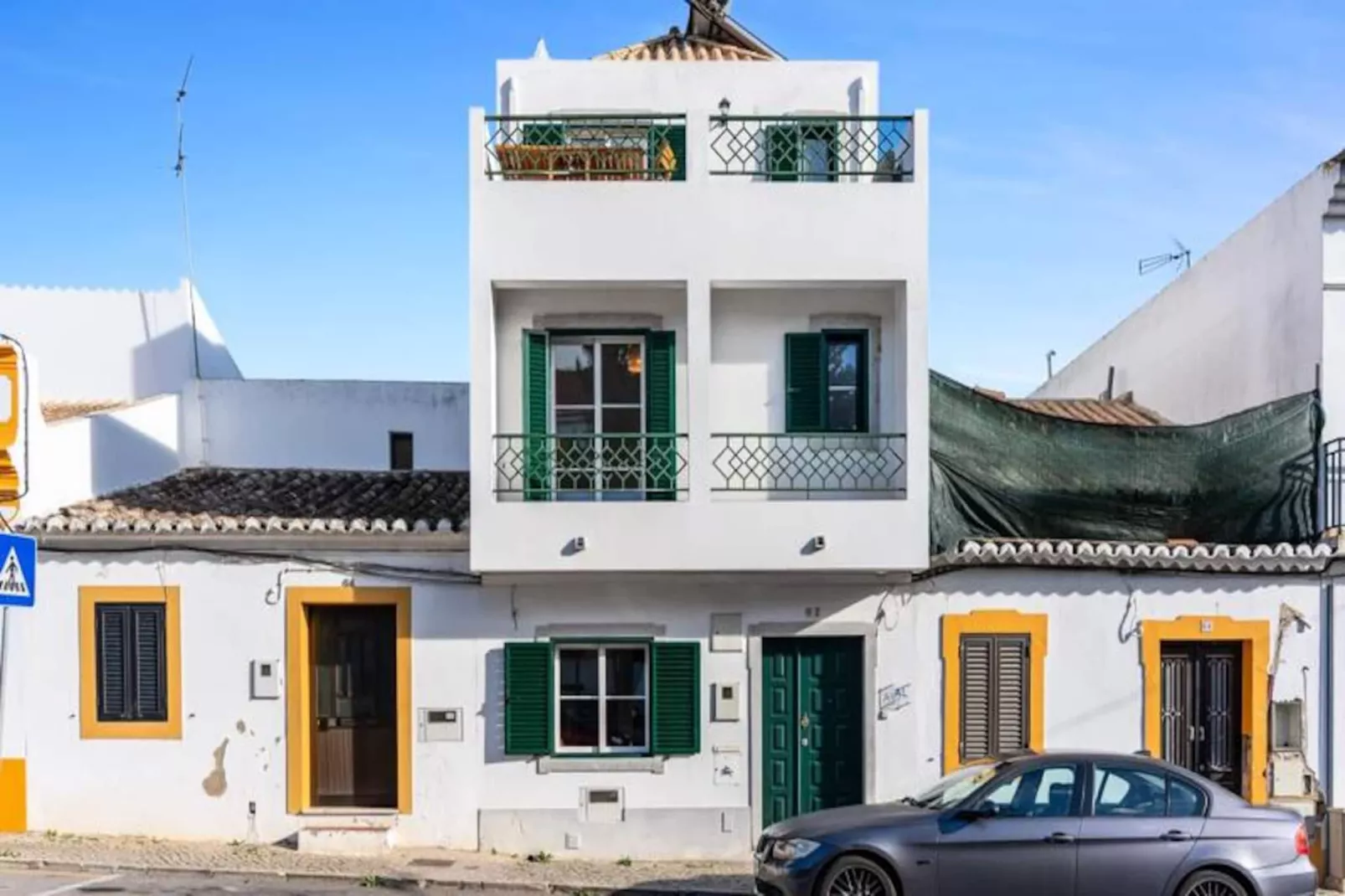 Casa Verde - Traditional Townhouse