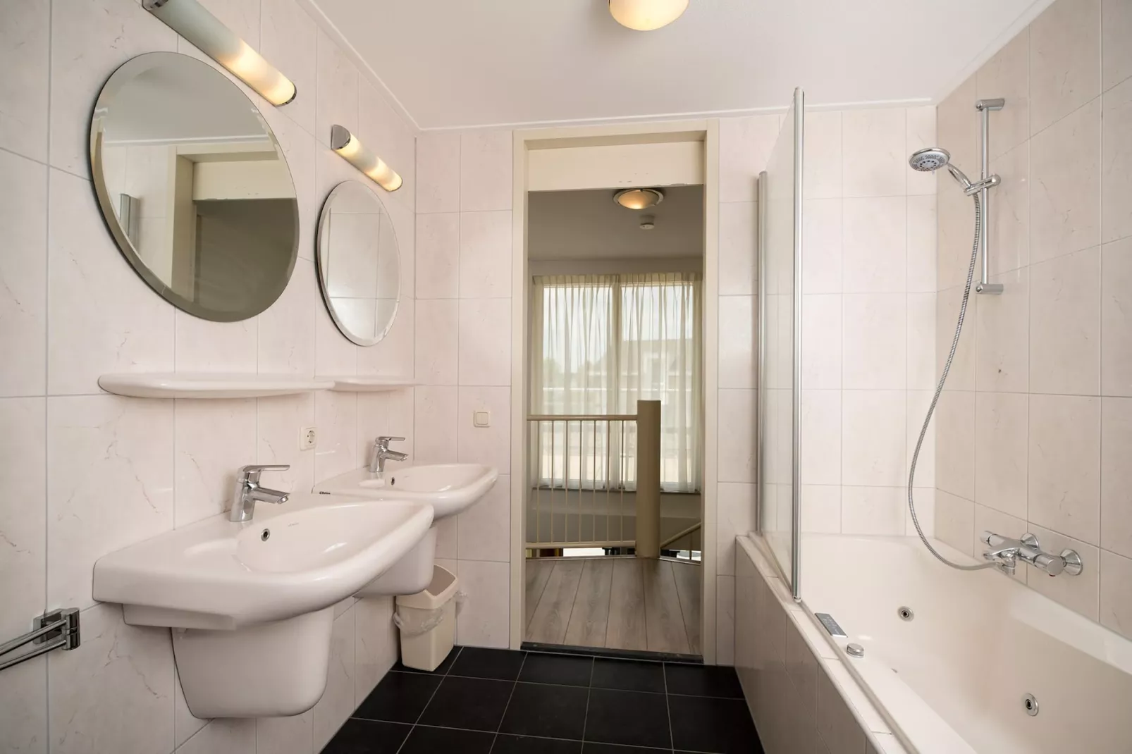 Tuinvilla 2-4 persoons-Badezimmer