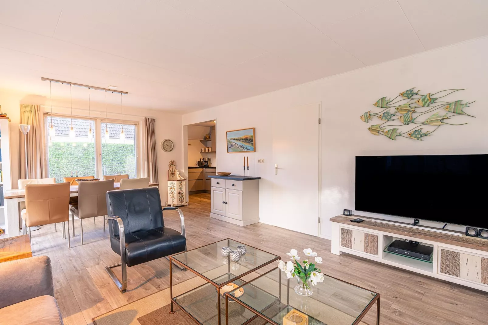 Kamperfoelie 91-Living room