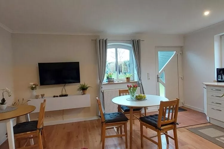 Ostseeurlaub Zur Steinbäck mit Terrasse-Living room
