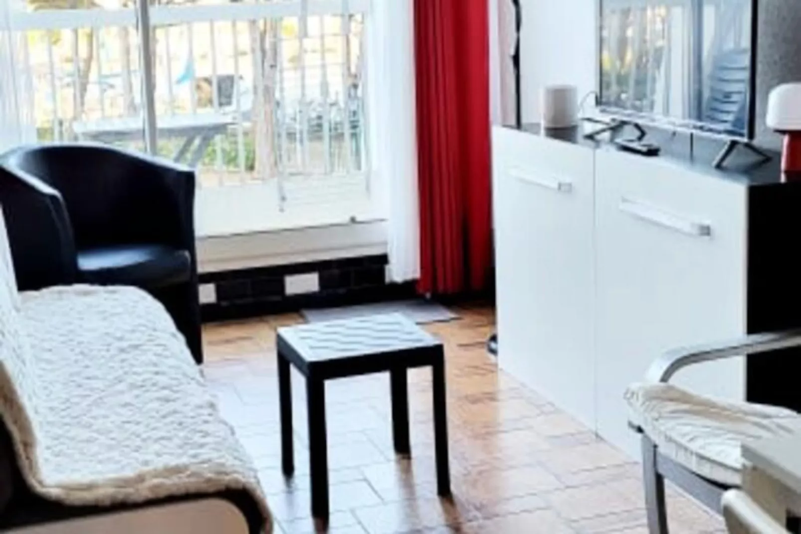 Résidence La Croisi&egrave;re : Vue Sur Les Bateaux, Balcon, R&eacute;nov&eacute;, Climatis&eacute;, Parking, .